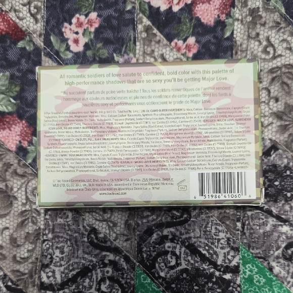 Too Faced Major Love Camouflage Eyeshadow Palette - Picture 2 of 6